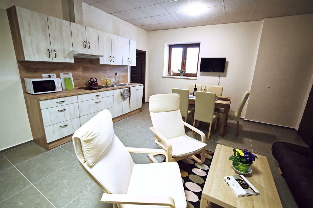 "U Capa" Krasny Apartman V Sedleci Sedlec  Exteriör bild