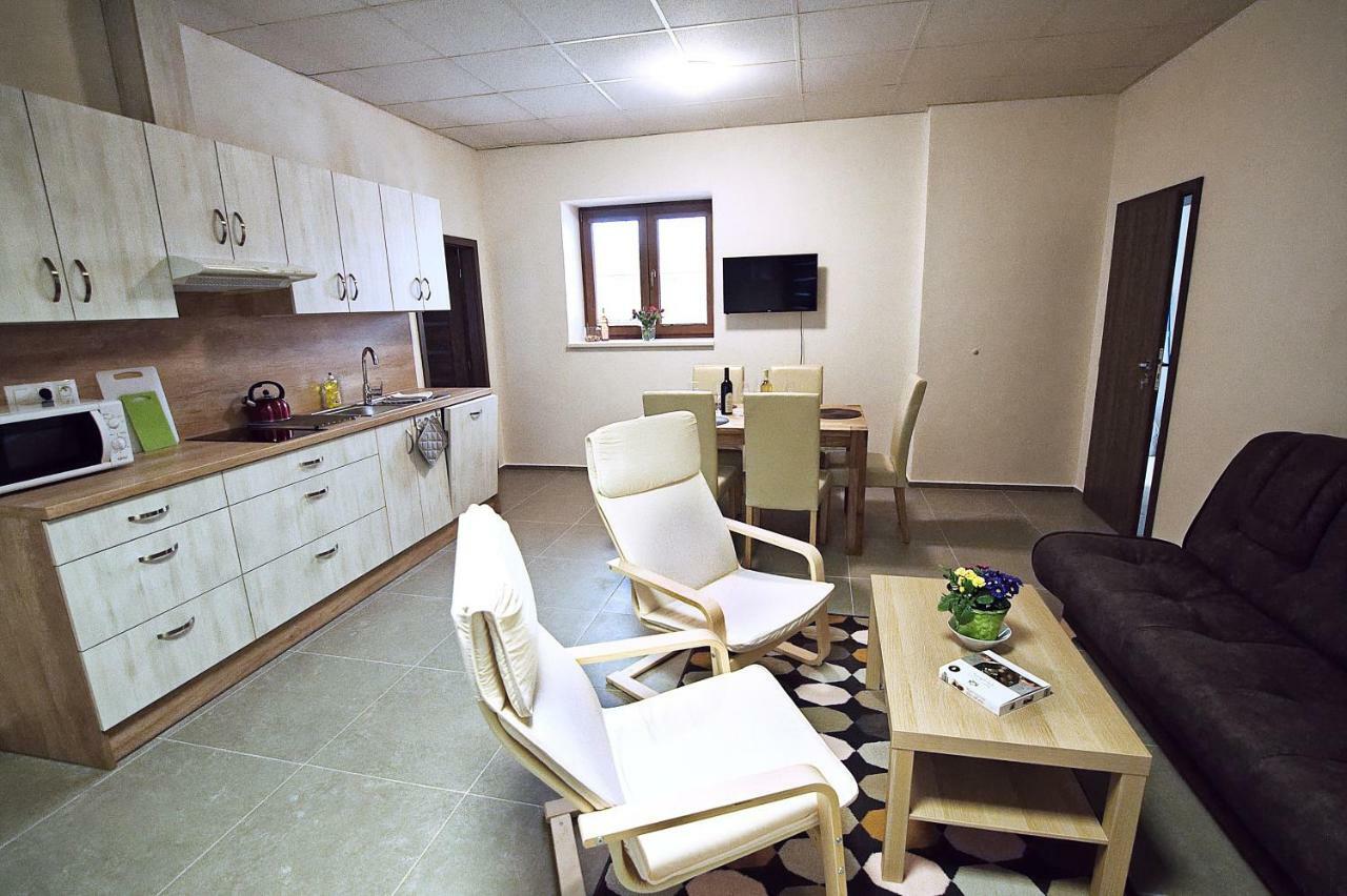 "U Capa" Krasny Apartman V Sedleci Sedlec  Exteriör bild